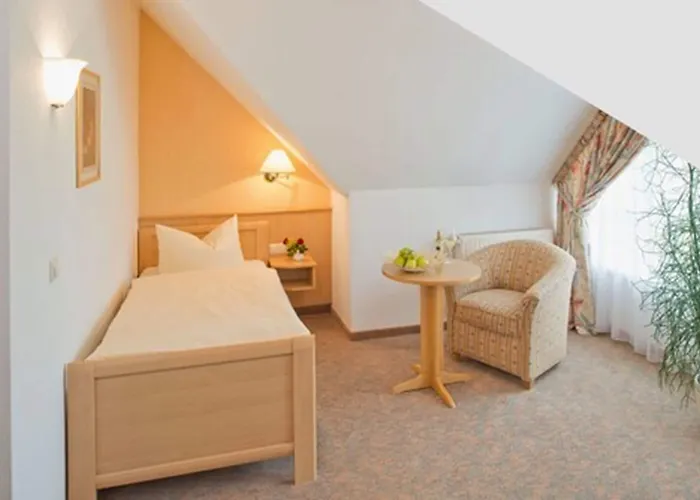 Hotel Marschall Duroc 4*